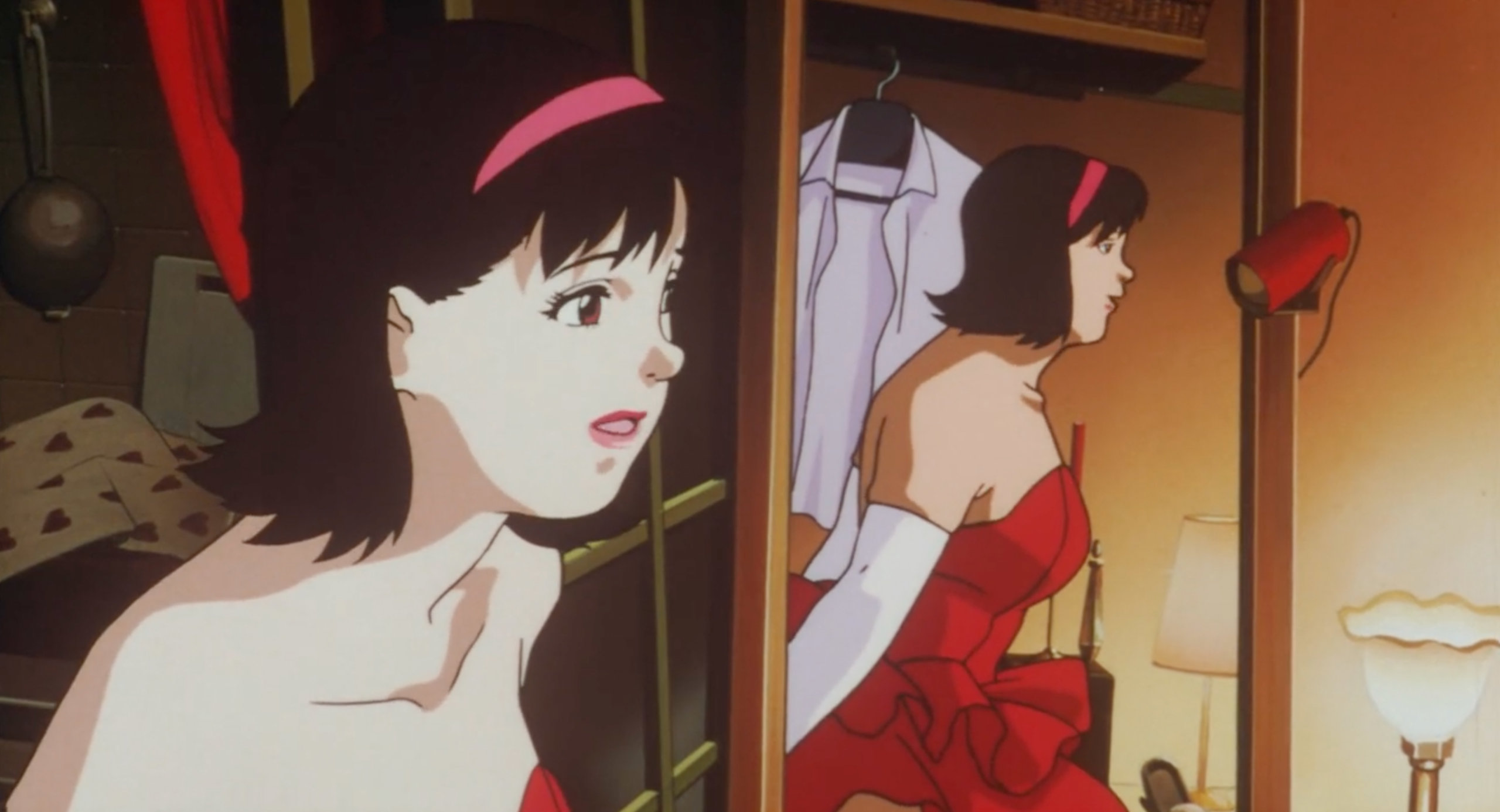 Rumi appears in the mirror pretending to be Mima in Perfect Blue