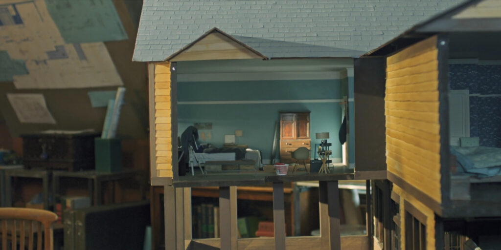 A miniature of the Graham family home. The camera focuses in specifically on Peter's bedroom. 