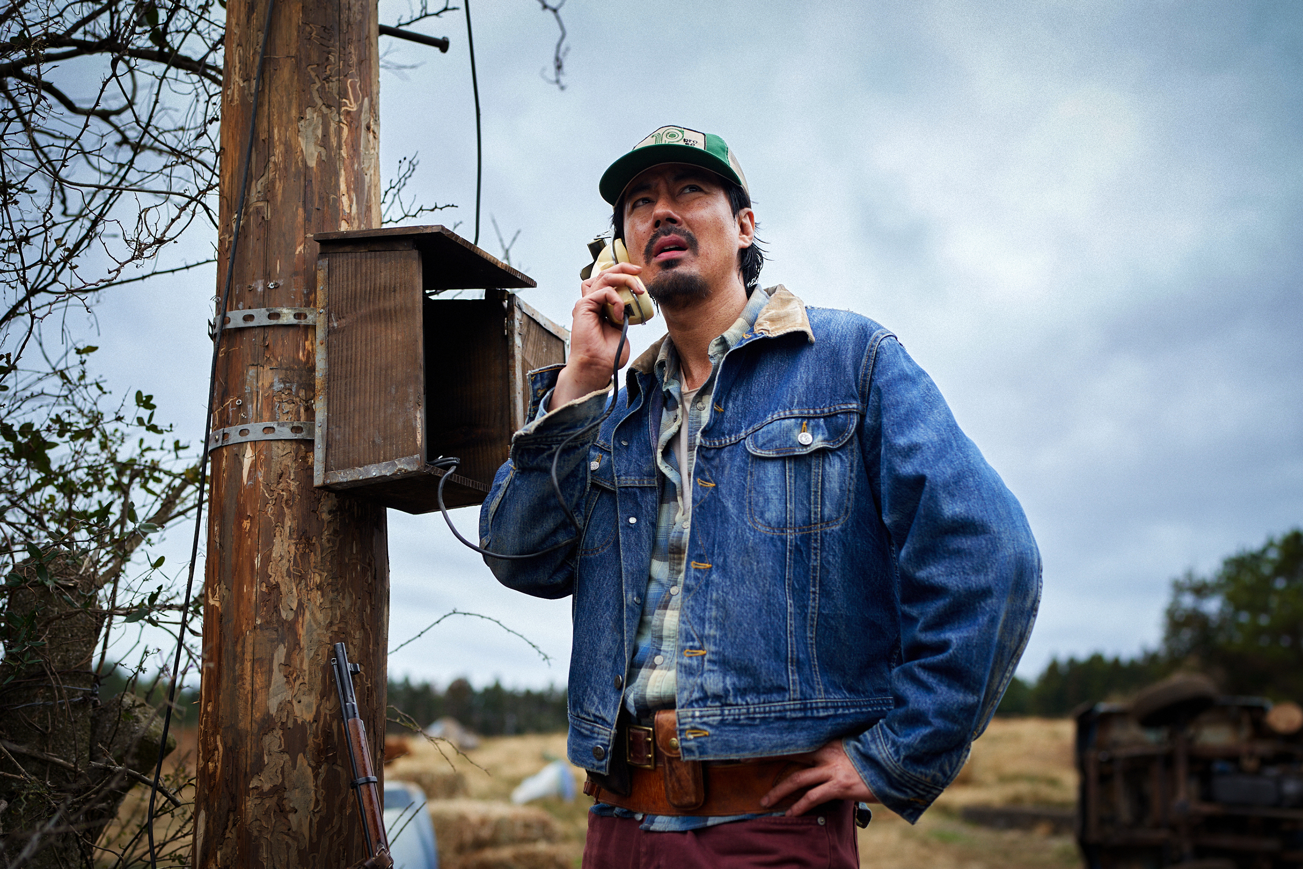 Sung-ki makes a call
